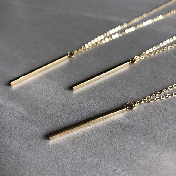Minimalist Dainty 18K Gold Bar Delicate Necklace - Picture 4 of 7